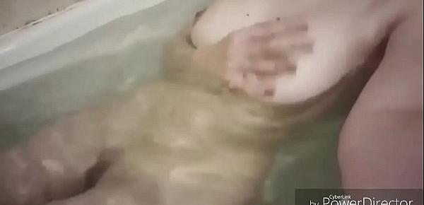  Hansika Motwani Bath video